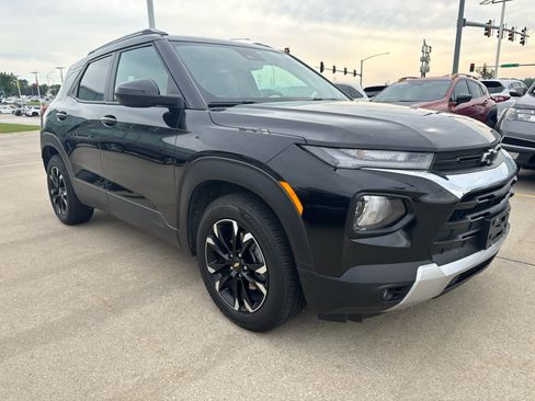 Used 2021 Chevrolet TrailBlazer LT w/ Sun and Liftgate Package FWD image 7