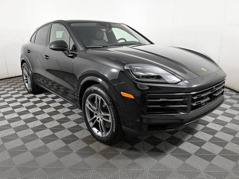 Used 2025 Porsche Cayenne Coupe image 29