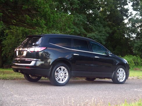 Used 2014 Chevrolet Traverse LT w/ All-Star Edition AWD/4WD image 5