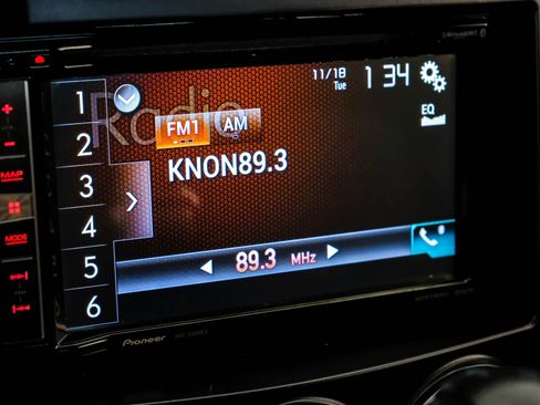 Used 2014 Nissan 370Z Roadster image 24