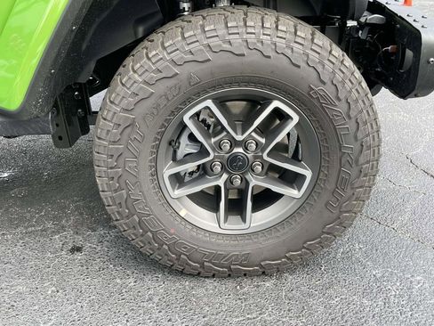 New 2025 Jeep Gladiator Mojave image 35