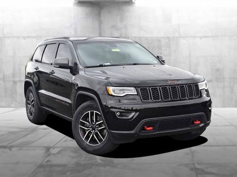 Used 2019 Jeep Grand Cherokee Trailhawk w/ Trailhawk Luxury Group AWD/4WD image 2