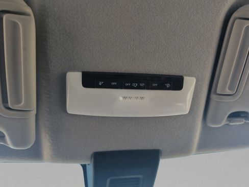 Used 2020 Nissan Kicks S FWD image 23