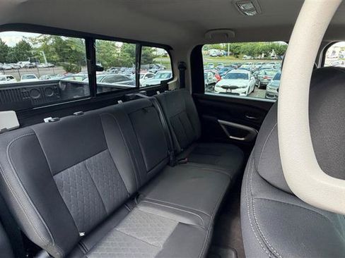 Used 2017 Nissan Titan SV AWD/4WD image 11