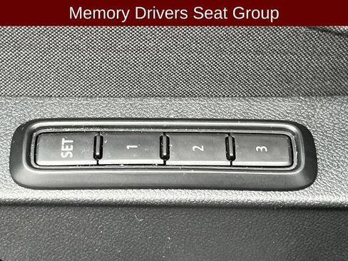Used 2023 Volkswagen Golf R AWD/4WD image 32