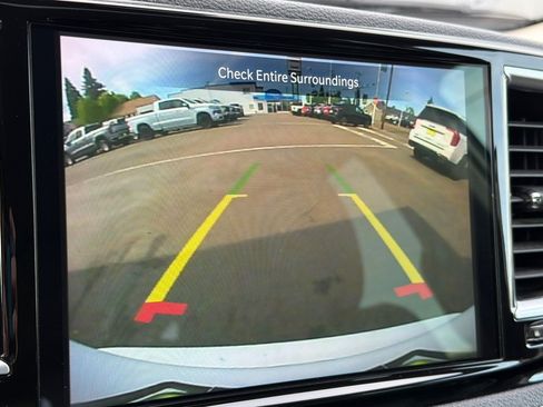 Used 2023 Chrysler Pacifica Limited FWD image 18