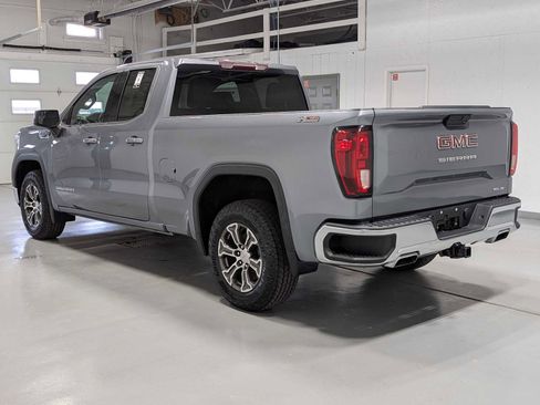 Certified 2020 GMC Sierra 1500 SLE w/ SLE Value Package AWD/4WD image 11