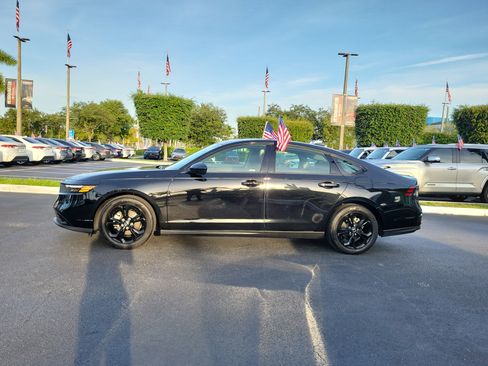 Used 2025 Honda Accord SE image 7
