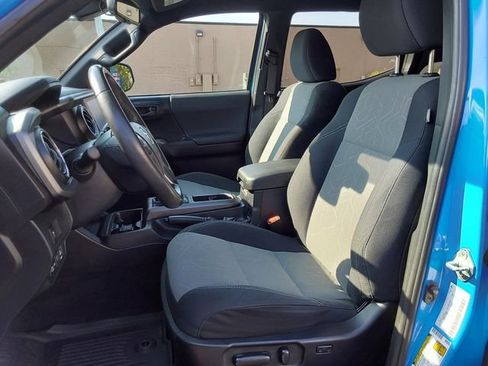 Used 2021 Toyota Tacoma TRD Sport AWD/4WD image 19