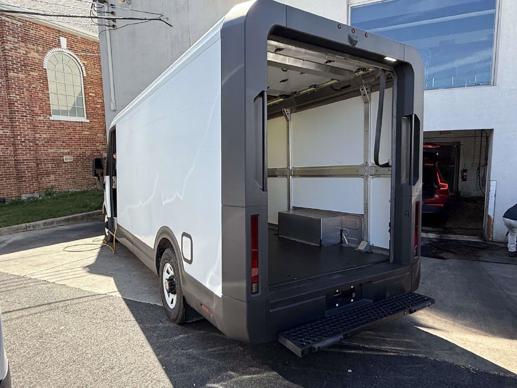 Used 2024 Chevrolet Brightdrop 600 w/ Commercial Equipment Package AWD/4WD image 5