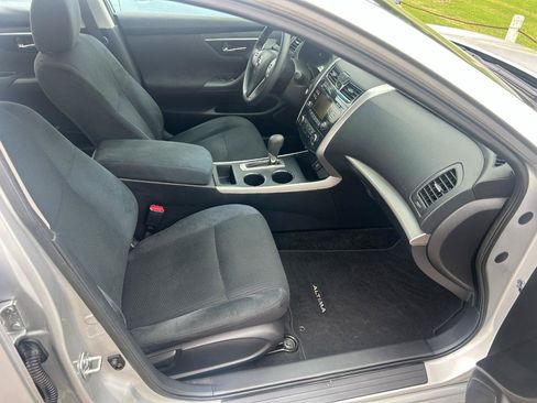Used 2015 Nissan Altima 2.5 S w/ Power Driver Seat Package FWD image 10