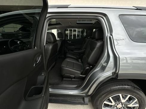 Certified 2023 GMC Acadia SLT FWD image 30