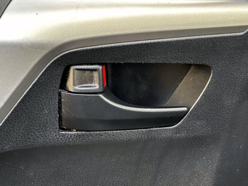 Used 2013 Toyota RAV4 XLE AWD/4WD image 10