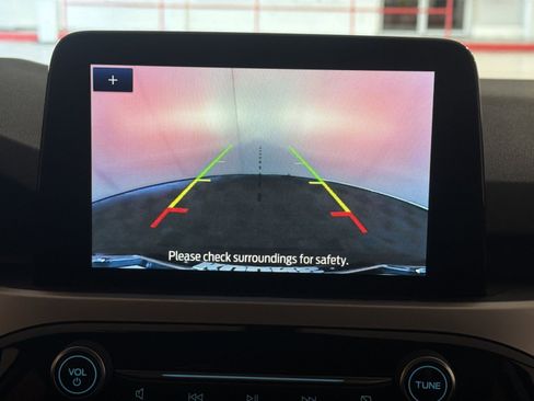 Used 2020 Ford Escape SE image 19