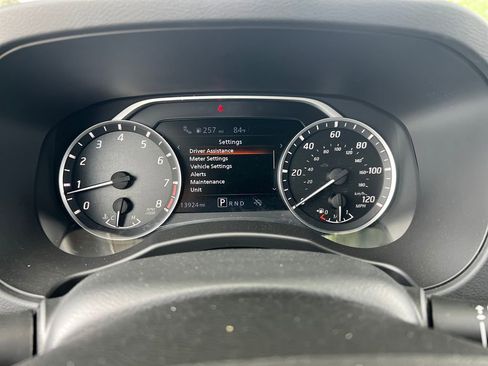 Used 2025 Nissan Frontier SV RWD image 26