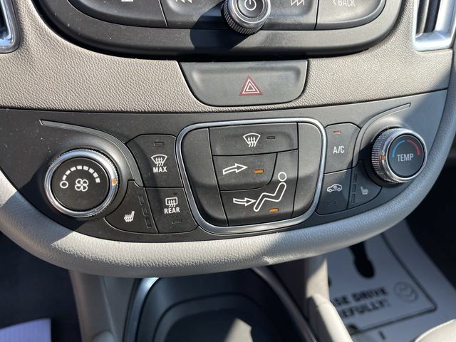 Used 2018 Chevrolet Malibu LT w/ Leather Package FWD image 18