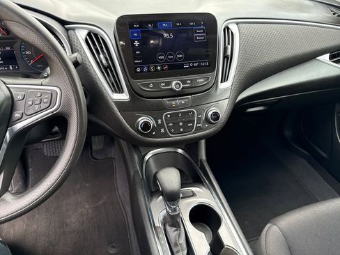 Used 2023 Chevrolet Malibu LT FWD image 16