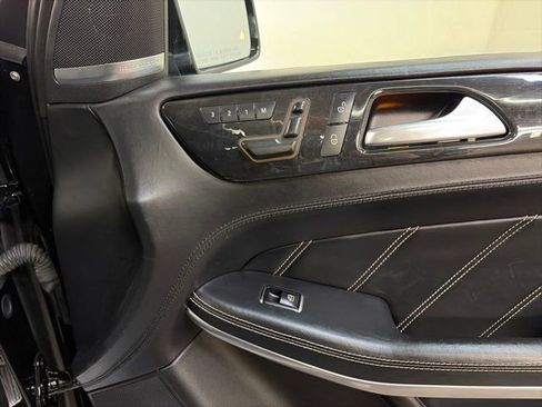 Used 2015 Mercedes-Benz GL 63 AMG 4MATIC image 37
