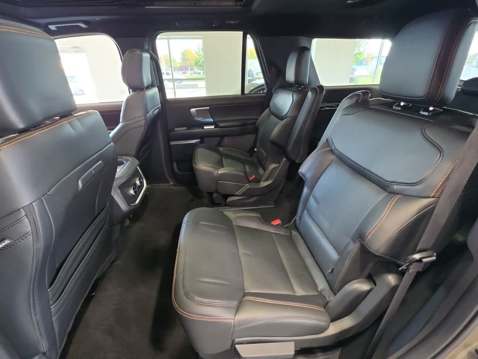 Used 2025 Ford Expedition Tremor AWD/4WD image 38