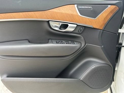 Certified 2024 Volvo XC90 B5 Plus AWD/4WD image 18