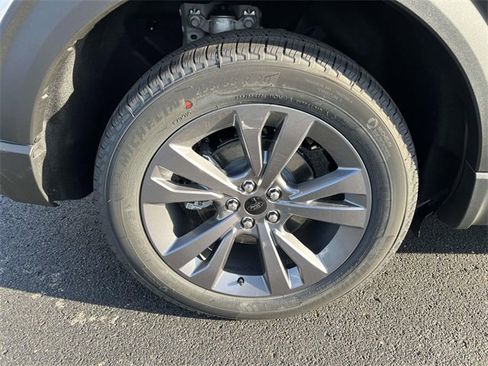 New 2025 Ford Explorer Active w/ Active Comfort Package image 11