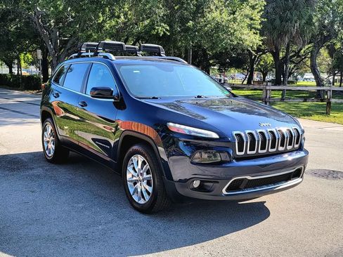 Used 2014 Jeep Cherokee Limited w/ Luxury Group AWD/4WD image 3