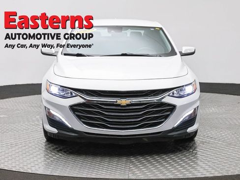 Used 2024 Chevrolet Malibu LT FWD image 2