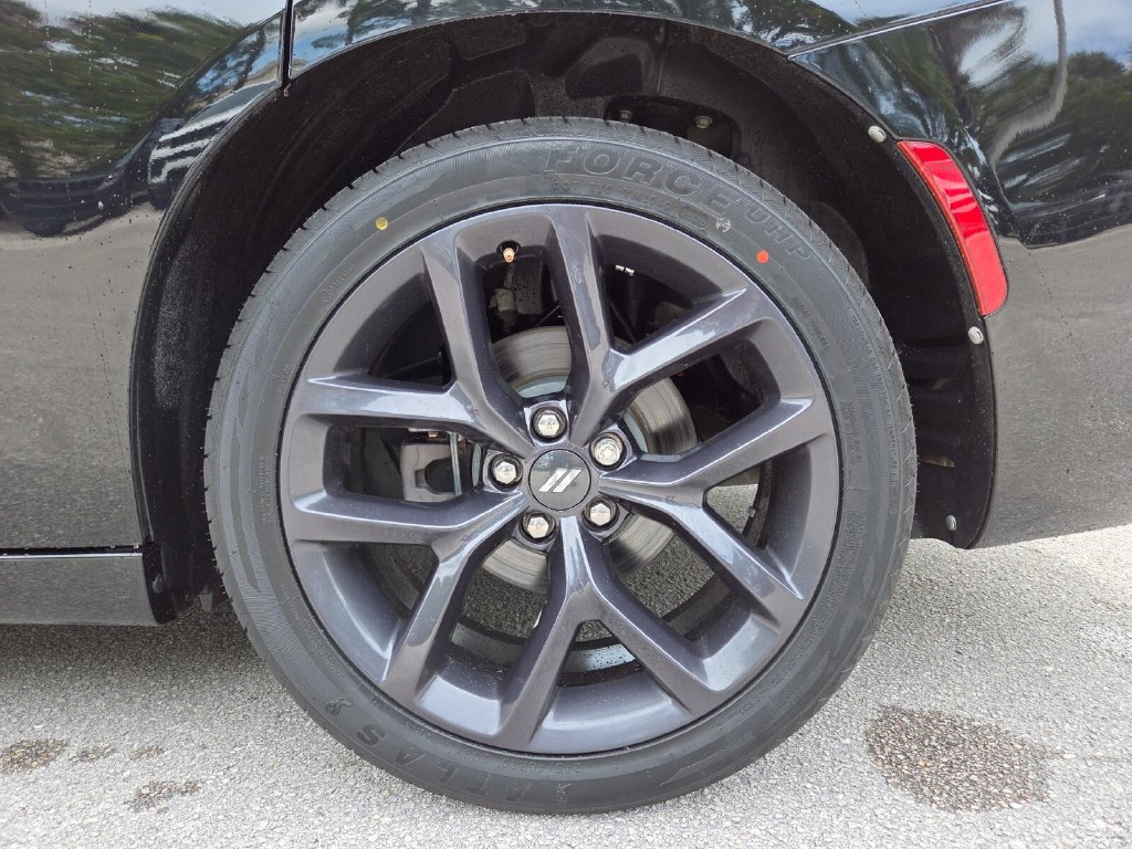 Used 2020 Dodge Charger SXT w/ Blacktop Package RWD image 20