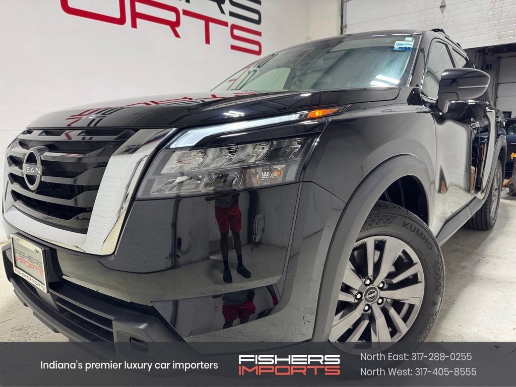 Used 2023 Nissan Pathfinder SV FWD image 1