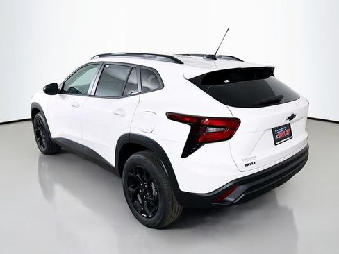 New 2026 Chevrolet Trax LT w/ Driver Confidence Package FWD image 6