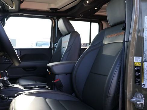 New 2026 Jeep Gladiator Mojave AWD/4WD image 9