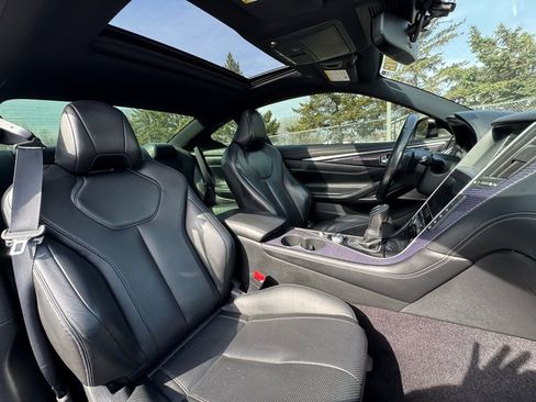 Used 2017 INFINITI Q60 Red Sport 400 image 27