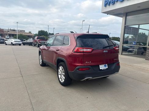 Used 2017 Jeep Cherokee Limited AWD/4WD image 7
