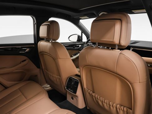 Used 2025 Porsche Macan image 22