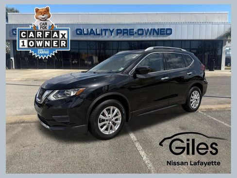 Used 2018 Nissan Rogue SV w/ Premium Package FWD image 1