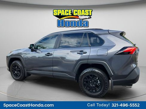 Used 2025 Toyota RAV4 XLE FWD image 9