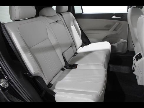 Certified 2024 Volkswagen Tiguan SE R-Line AWD/4WD image 18