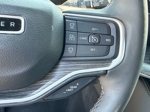 Used 2024 Jeep Wagoneer L Series II w/ Flexible Seating Group AWD/4WD image 22