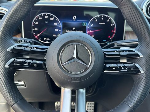 Used 2023 Mercedes-Benz GLC 300 4MATIC image 24