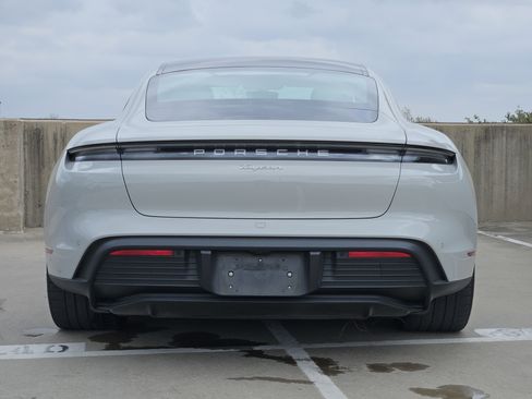 Used 2021 Porsche Taycan image 7