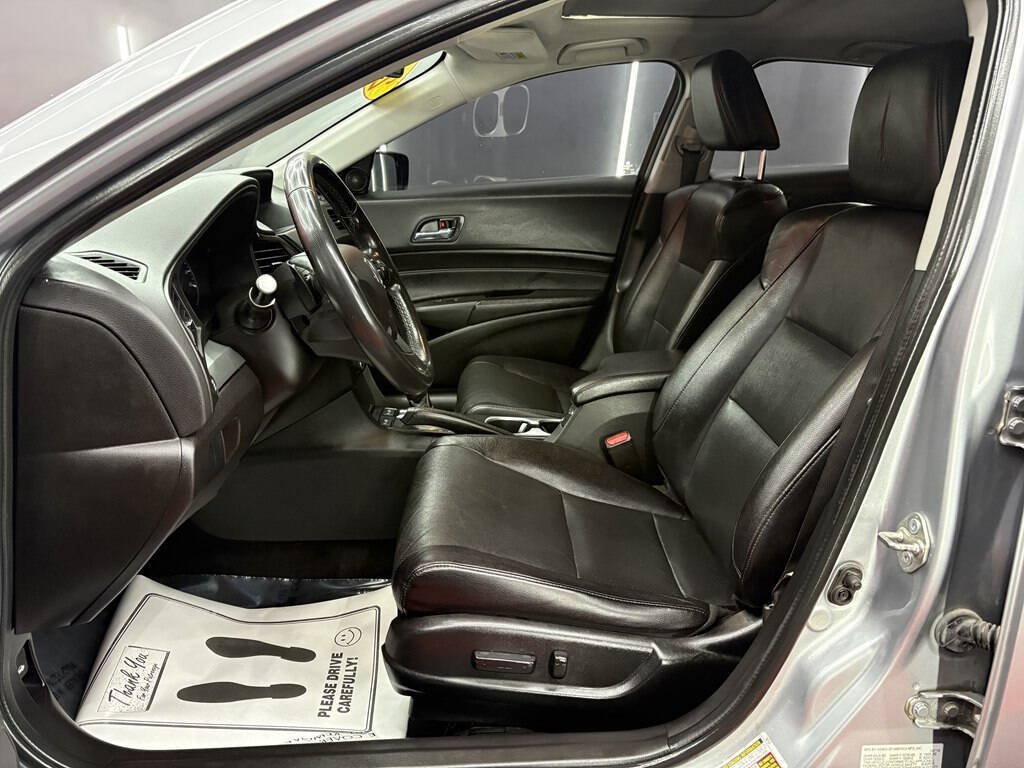 Used 2018 Acura ILX w/ Premium Package FWD image 9