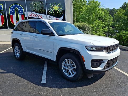 New 2026 Jeep Grand Cherokee Laredo X AWD/4WD image 2