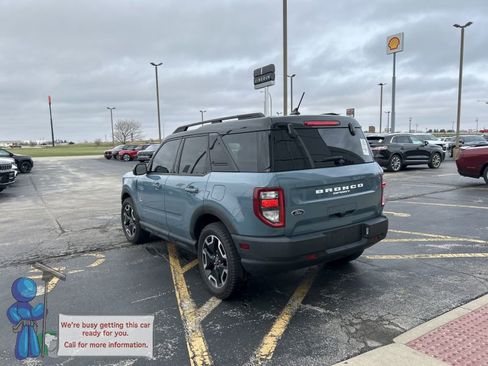 Used 2021 Ford Bronco Sport Outer Banks w/ Outer Banks Package (96D) image 3