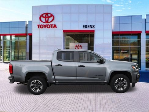 Used 2022 Chevrolet Colorado Z71 AWD/4WD image 2