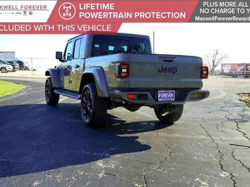 Used 2022 Jeep Gladiator Overland image 8