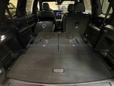 New 2025 Jeep Grand Cherokee L Limited w/ Black Appearance Package image 15