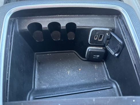 Used 2021 Chrysler Pacifica Limited w/ Premium & Safety Sphere Group FWD image 22