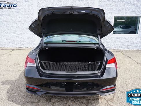 Used 2023 Hyundai Elantra SEL w/ Convenience Package FWD image 16