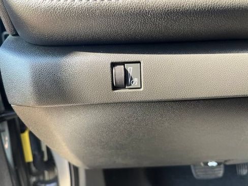 Used 2023 Chevrolet Colorado LT w/ LT Convenience Package II AWD/4WD image 21
