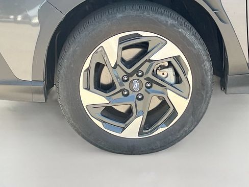 Used 2024 Subaru Crosstrek 2.5i Limited w/ Crosstrek Mirror Package AWD/4WD image 10